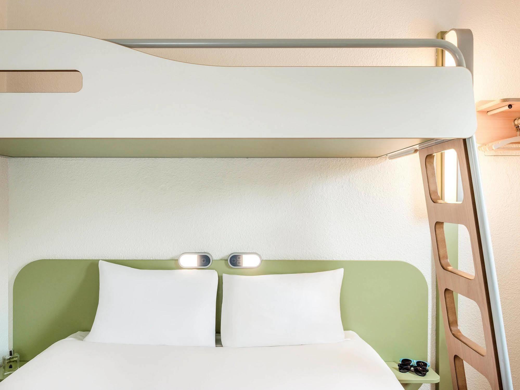 ibis budget Argenteuil Bords de Seine Exterior foto